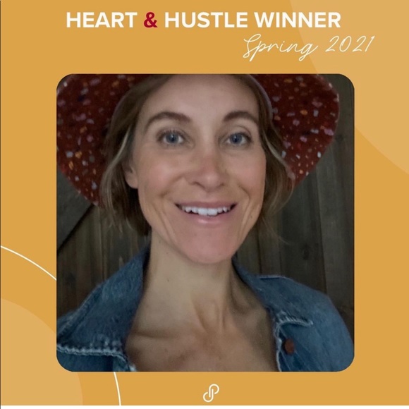 Meet your Posher, Amy - Picture 2 of 2